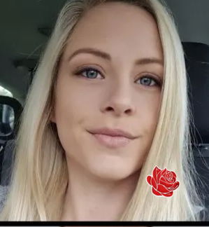 Kelly Webb – profile image