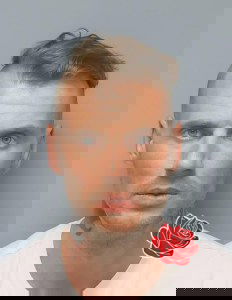 Lee Kneller – profile image